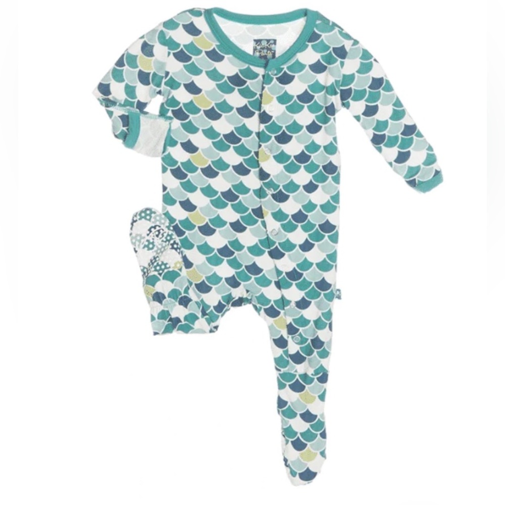 NWT Kickee Footsie